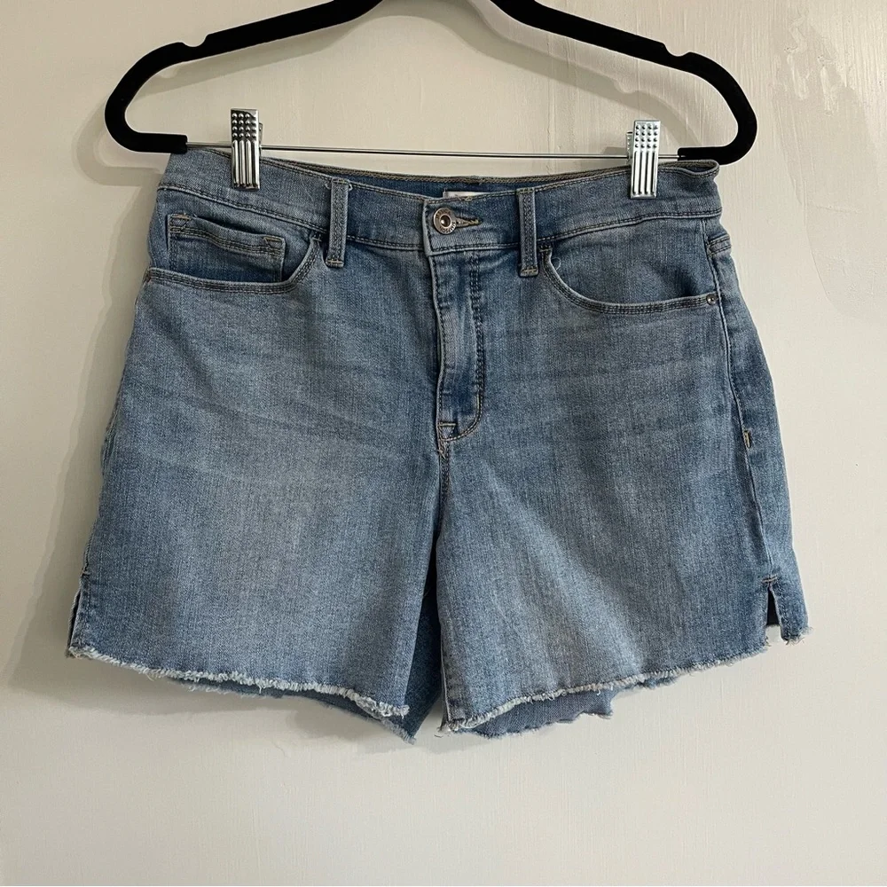 Jessica Simpson Women’s Size 4 Denim Blue Jean Shorts - Picture 1 of 11